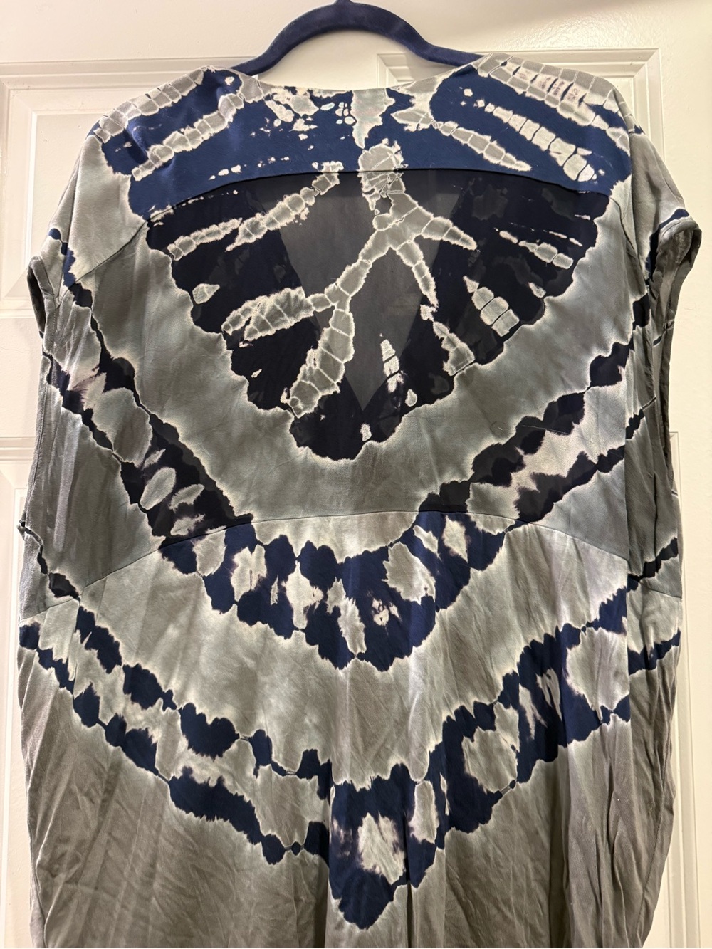Young fabulous and broke Tie-Dye V-Neck Short Sleeve Top - Navy & Gray - Picture 2 of 4